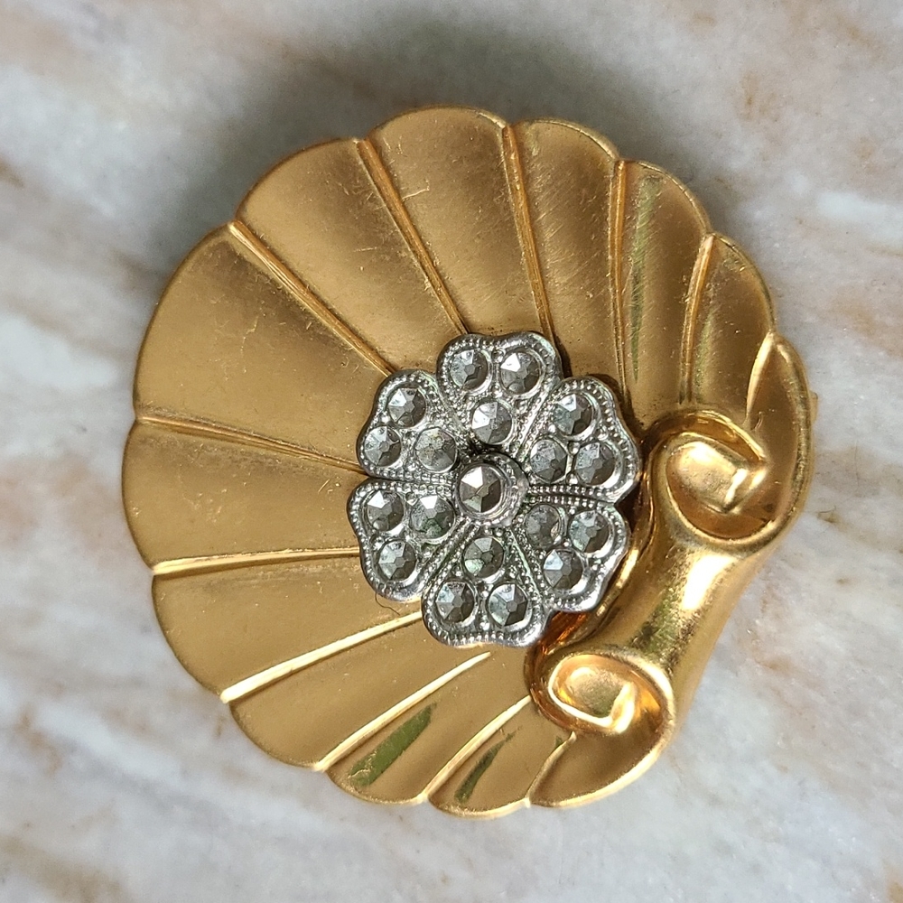 Vintage Art Deco Shell Shaped Brooch with Floral Accent